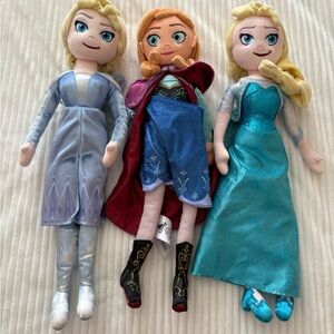 Elsa and Anna Disney Frozen Character Plush Doll Set